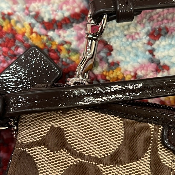 Coach wristlet - Picture 3 of 4